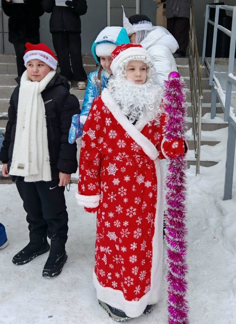 В шествии Дедов Морозов